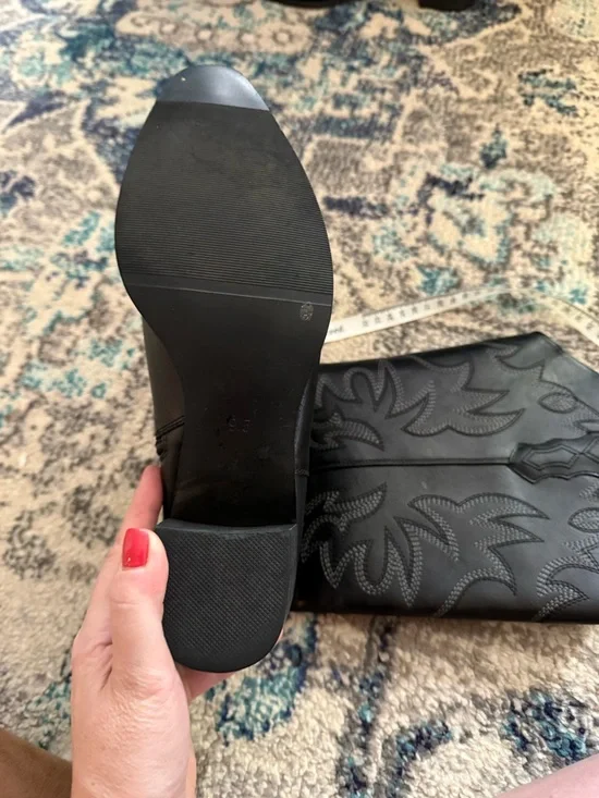 Black Leather Embroidered Cowboy Boot - Picture 10 of 12